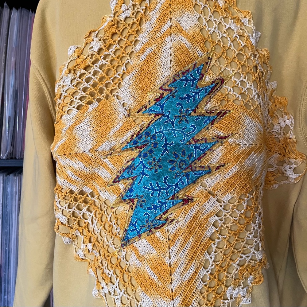 silk crochet patchwork stealie bright golden Grateful Dead festival hoodie💚⚡️🩵 - Picture 8 of 15